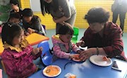  兰州市图书馆举办制作“糖葫芦”手工制作活动