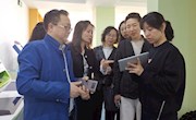  中宣部专家一行来兰州市图书馆青少年分馆调研