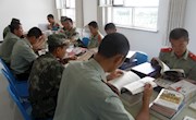 瓜州县漂流图书进军营　