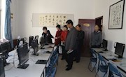 肃南县人大视察肃南县图书馆（图文）