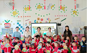 民勤县图书馆牵手民勤县幼儿园开展“巧手贴诗画 快乐迎春天”主题阅读活动
