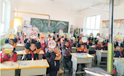 陇西县图书馆双百双千文化惠民小分队走进宏伟小学