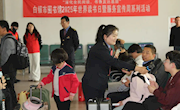 白银市图书馆在白银西火车站举办阅读推广活动