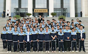 龙山镇四方附中八年级学生走进张家川县图书馆开展研学活动