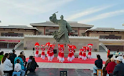 瓜州县图书馆携手渊泉镇张芝社区开展“翰墨张芝情・劳动颂华章” 五一志愿服务活动