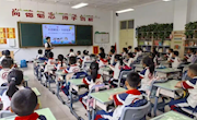 玉门市图书馆走进市第三中学开展青少年科普阅读暨“六一”儿童节文化体验活动