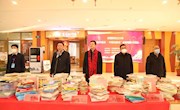 省图书馆举行迎新春 赠新书活动