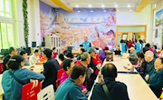 甘肃省图书馆举办“双节送暖·游园听秋” 文化助盲志愿服务活动