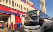 流动图书车进军营开展现场服务活动