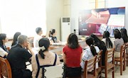品味中华典籍之美：甘肃省古籍保护中心开放日公益活动让装裱技艺在指尖“活”起来